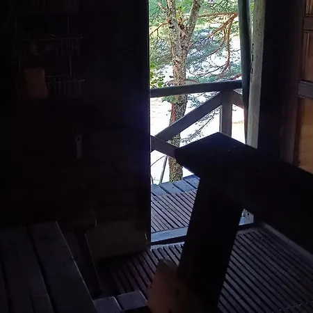 Ahlaistentupa Chalet
